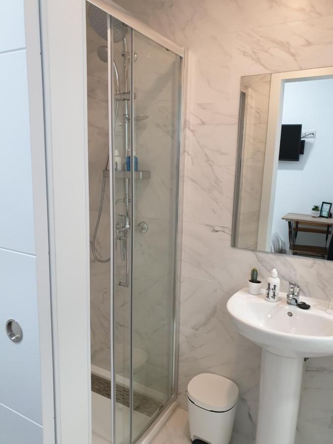 Norte Oviedo Rooms Madrid Bagian luar foto