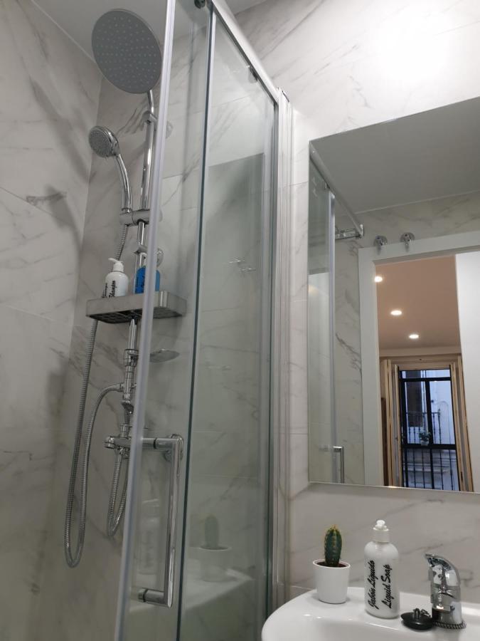 Norte Oviedo Rooms Madrid Bagian luar foto