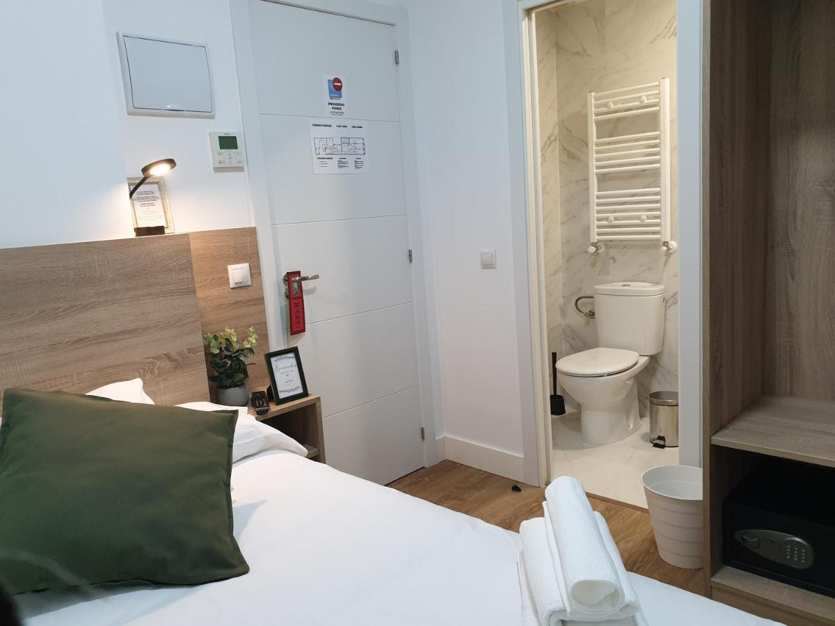 Norte Oviedo Rooms Madrid Bagian luar foto