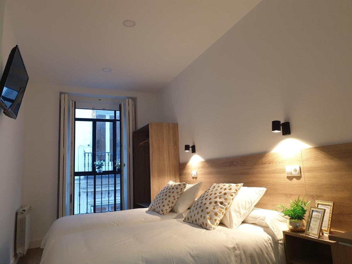 Norte Oviedo Rooms Madrid Bagian luar foto