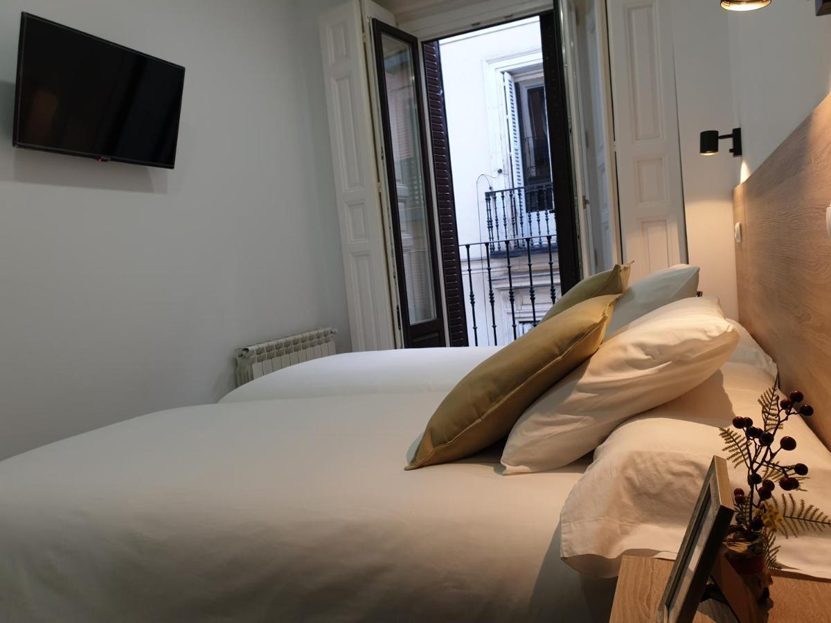 Norte Oviedo Rooms Madrid Bagian luar foto